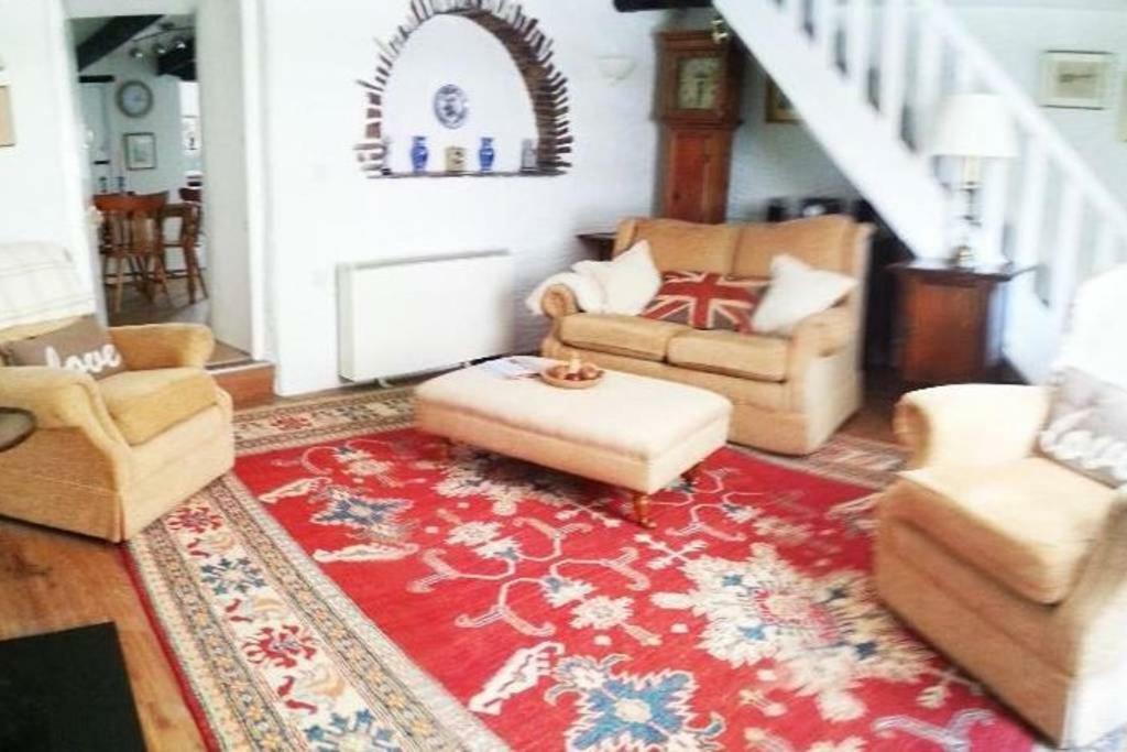 Topheavy Cottage เมวากิสซีย์ ภายนอก รูปภาพ